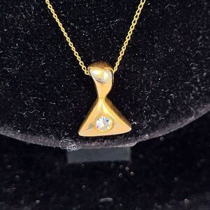 12k Gold Filled Triangular Pendant Necklace 18 in